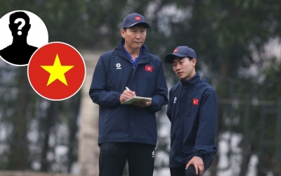 HLV Kim Sang Sik nhận tin buồn từ tiền đạo rất được mong chờ