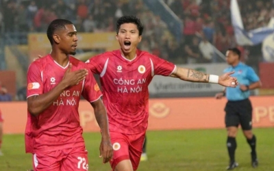 Văn Hậu lập siêu phẩm, CAHN ngược dòng kịch tính trước Thanh Hoá