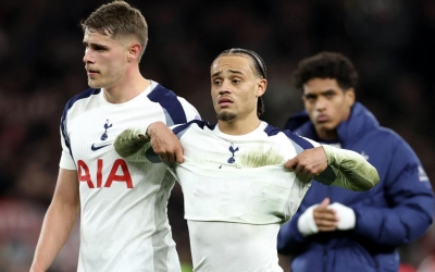 CHÍNH THỨC: Tottenham rơi vào nhóm xuống hạng Premier League