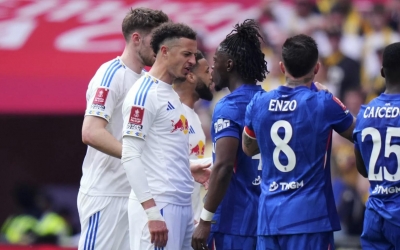 Tranh cãi dữ dội trận Chelsea vào chung kết FA Cup