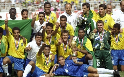 NÓNG: Nhà vô địch World Cup bị bắt giữ trước khi sang Mỹ