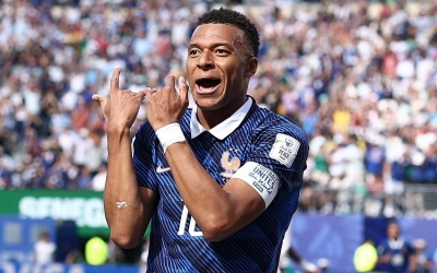 CHÍNH THỨC: Kylian Mbappe lập tức đi vào lịch sử