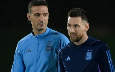 HLV Scaloni nói một câu về Messi khiến cả thế giới phải nể phục