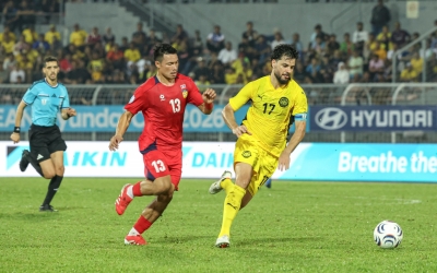 CĐV Malaysia đồng loạt gọi tên Việt Nam sau đại thắng 4-0 tại AFF Cup