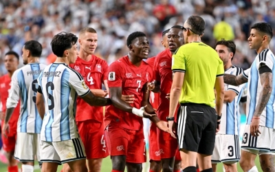 CHÍNH THỨC: FIFA ra tuyên bố về thẻ đỏ giúp Argentina đi tiếp ở World Cup