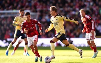 Trực tiếp Nottingham Forest 0-0 Arsenal: Pháo thủ lập tức tấn công