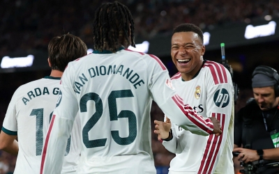 CHÍNH THỨC: Mbappe đi vào lịch sử Real Madrid khiến Barca câm nín