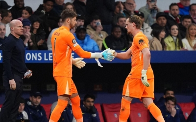 Thủ môn Tottenham 'muối mặt ' rời sân sau 15 phút vì bắt quá tệ