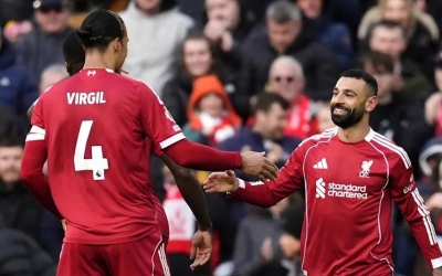 Salah rực sáng, Liverpool áp sát MU trên bảng xếp hạng
