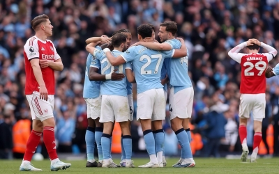 Quật ngã Arsenal, Man City tiến gần ngôi vô địch Ngoại hạng Anh
