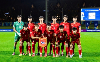 CĐV châu Á đồng loại gọi tên U17 Việt Nam khi Trung Quốc vào bán kết