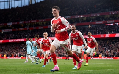 Arsenal chạm 1 tay vào chức vô địch Ngoại hạng Anh 2025/26