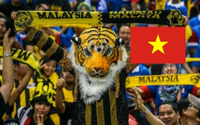 CĐV Malaysia đồng loạt gọi tên Việt Nam sau khi lỡ vé bán kết giải ĐNÁ