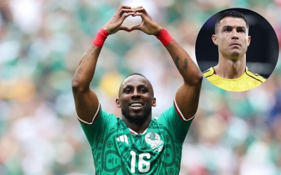 Ngôi sao Mexico ghi bàn đầu tiên tại World Cup từng vượt Ronaldo
