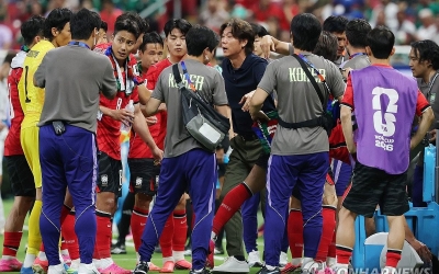 HLV Hàn Quốc tiết lộ 'mệnh lệnh' giúp đội ngược dòng trước CH Séc