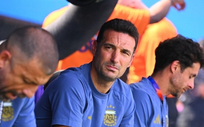 HLV Argentina bất lực 'cầu xin' CĐV sau World Cup 2026