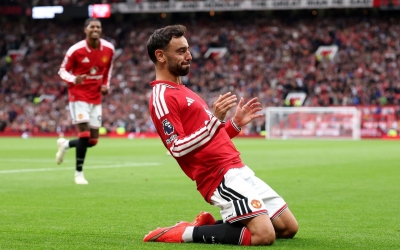 Bruno lập hat-trick, MU đại thắng trong trận cầu 7 bàn