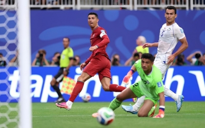 Sau cú đúp, Ronaldo đáp trả chỉ trích theo cách quen thuộc