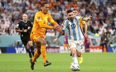 Trực tiếp Argentina 2-0 Hà Lan: Bàn thắng lịch sử của Messi!
