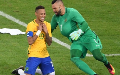 Thủ môn Brazil ngất xỉu ngay khi nghe tin dự World Cup 2026