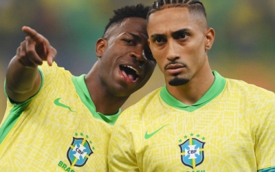 Ancelotti thừa nhận 1 điều về Vinicius và Raphinha trước World Cup 2026