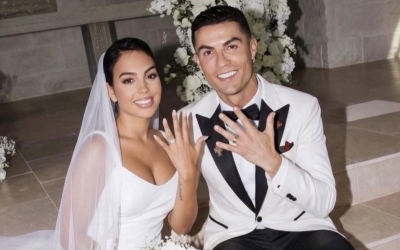 CHÍNH THỨC: Ronaldo kết hôn với Georgina sau 10 năm bên nhau