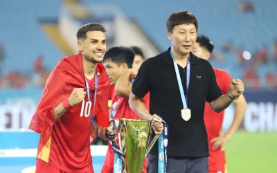 HLV Kim Sang Sik: 'Tôi xin nhận danh hiệu Nhà vua bóng đá Việt Nam'