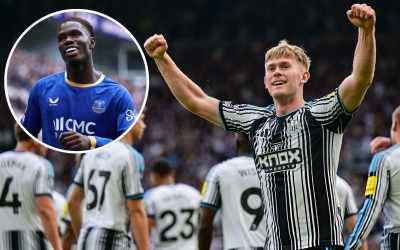 Bảy phút điên rồ của Newcastle, Everton khiến Ngoại hạng Anh sôi sục