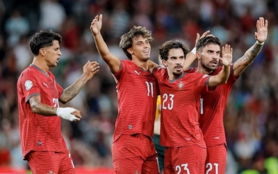 Ronaldo lỡ thời cơ vàng, Bồ Đào Nha vẫn khiến Xứ Wales nhận trái đắng