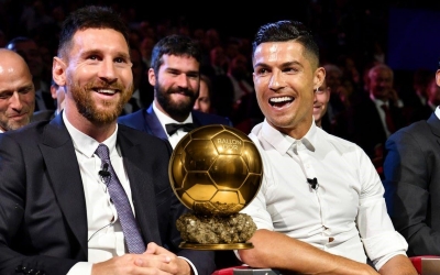 Ronaldo bỏ xa Messi ở cuộc đua Quả bóng Vàng đặc biệt