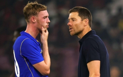 Xabi Alonso nói thẳng về thẻ đỏ của Palmer khi thua đau Tottenham