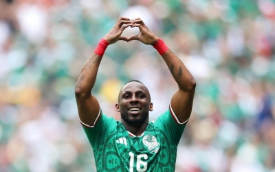 Julian Quinones là ai? Chân sút từng vượt Ronaldo khiến Mexico vỡ òa