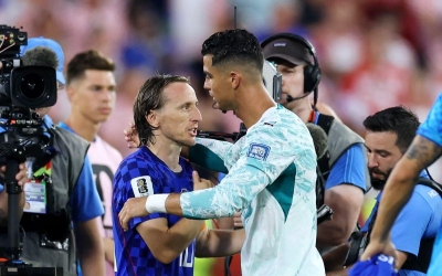 Modric chia tay World Cup trong cái ôm đầy cảm xúc với Ronaldo