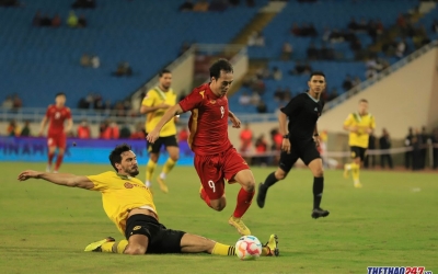 Trực tiếp Việt Nam 1-1 Dortmund: Nỗ lực tấn công