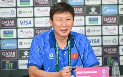 HLV Kim Sang Sik quyết tâm vượt giới hạn, Trung Kiên đánh giá cao U23 Trung Quốc