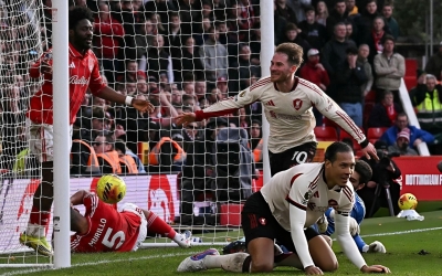 VAR tạo kịch tính, Liverpool thắng nhọc nhằn Nottingham