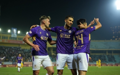 Đại thắng SLNA, Hà Nội FC trở lại đường đua vô địch