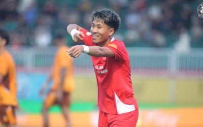 Việt kiều cực hiếm ghi bàn, CA TP HCM thắng tối thiểu