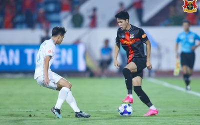 Trực tiếp bóng đá HAGL 1-2 Ninh Bình: Văn Thuận tỏa sáng