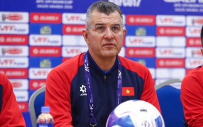 HLV Brazil gây sốt khi 2 lần giúp ĐT Việt Nam thắng Malaysia 4-0