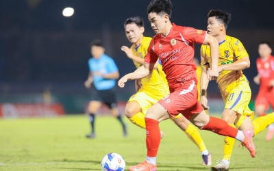 Trực tiếp bóng đá CAHN 3-0 SLNA: Đình Bắc lập cú đúp