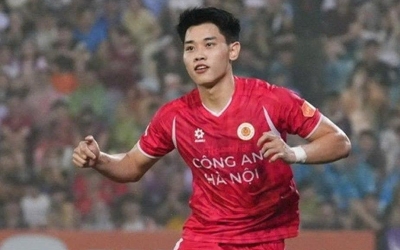 Trực tiếp bóng đá CAHN 4-1 SLNA: Đình Bắc lập hattrick