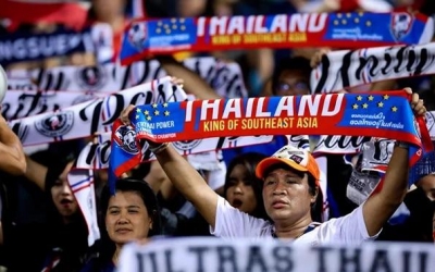 CĐV Thái Lan đồng loạt réo tên ĐT Việt Nam sau khi thắng Lào 5-0