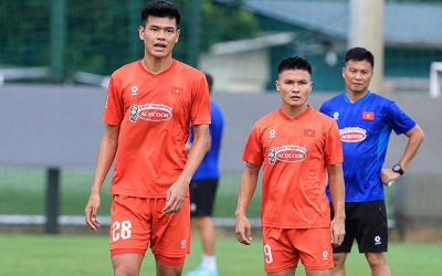 Trung vệ cao nhất lịch sử ĐT Việt Nam bất ngờ mất tích ở AFF Cup