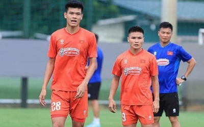 Trung vệ cao nhất lịch sử ĐT Việt Nam bất ngờ mất tích ở AFF Cup
