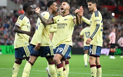 Arsenal tiếp tục thăng hoa, thắng dễ Sunderland để lên đầu bảng