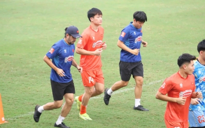 NÓNG: Ngôi sao số 1 ĐT Việt Nam báo tin không vui cho HLV Kim Sang Sik