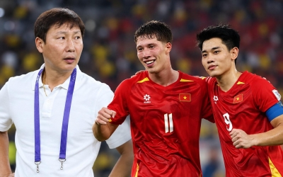 HLV Kim Sang Sik nhận tin không thể vui hơn từ tiền đạo số 1 ĐT Việt Nam