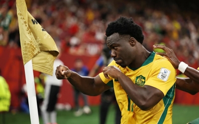 Kỷ lục gia 20 tuổi của Australia và hành trình từ trại tị nạn châu Phi đến World Cup