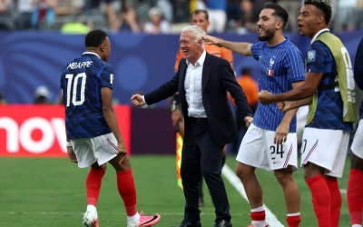 Deschamps cảnh báo ĐT Pháp sau trận thắng đậm Thụy Điển